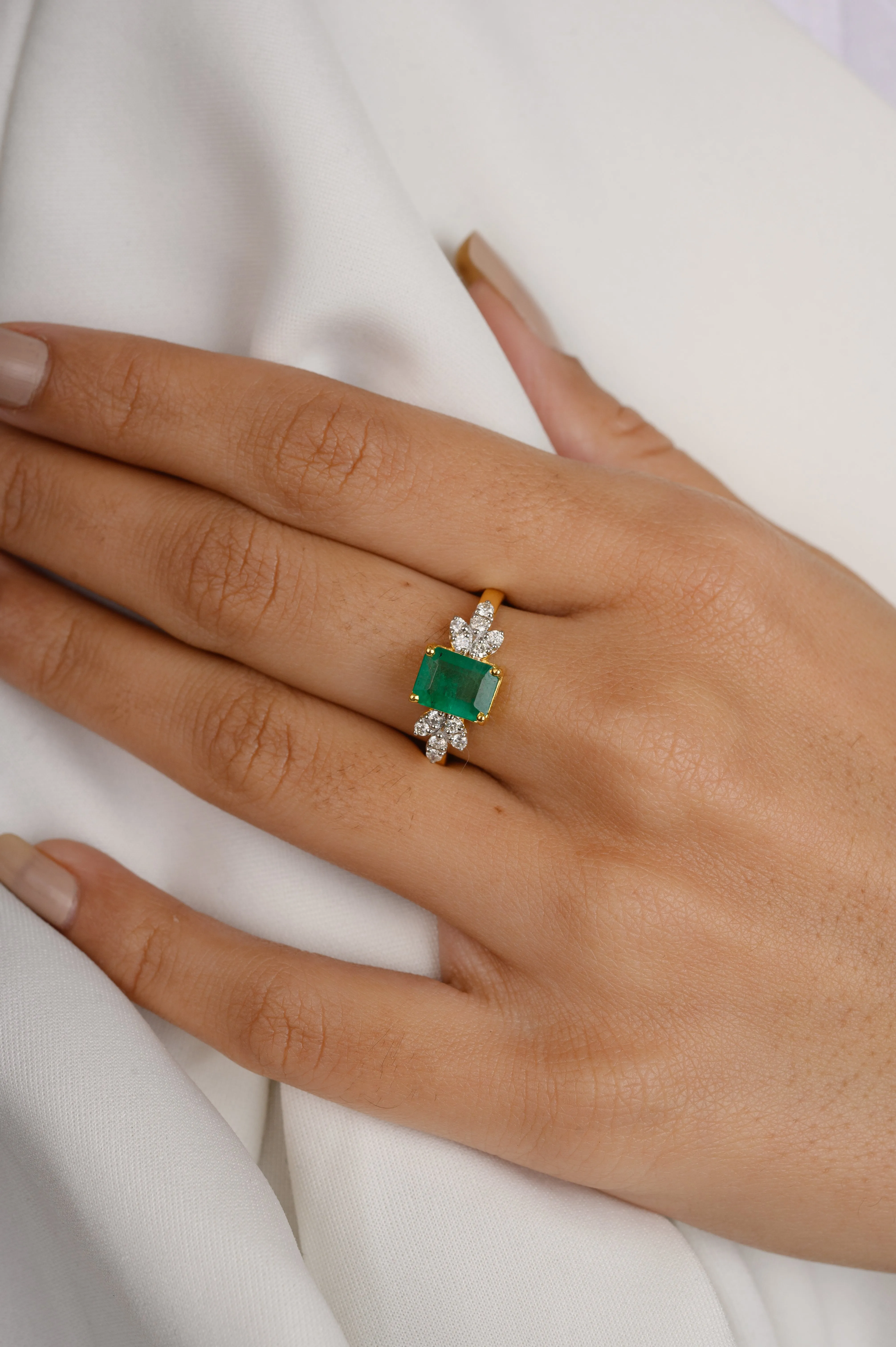 14K Gold Emerald Diamond Wedding Ring