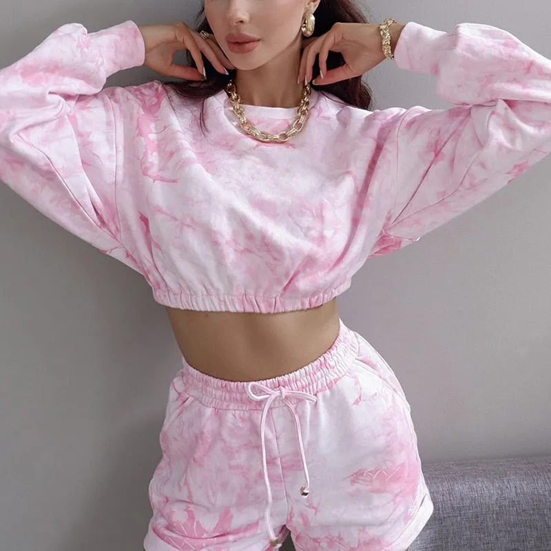 Autumn Tie Dye Sports Two Piece Set Fitness Clothes For Women Long Sleeve Crop Top Loose Shorts Fashion Gym Workout Running Set