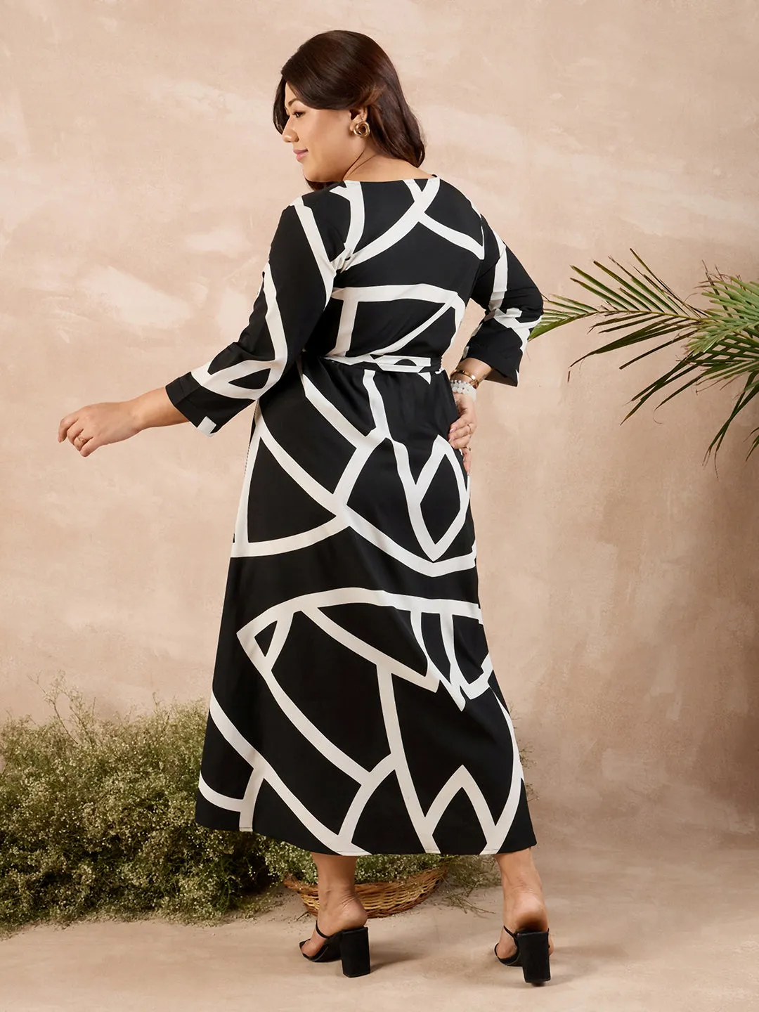 Berrylush Curve Women Black Geometrical Print V-Neck A-Line Belted Dress