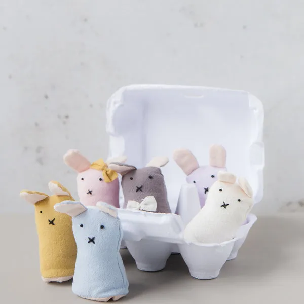 Down to the Woods Finger Puppet Bunch of Bunnies in a Carton