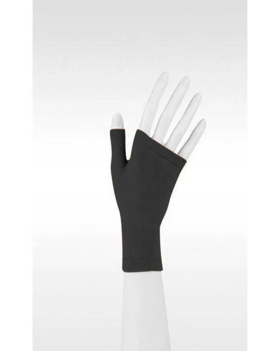 Juzo 2302AC Gauntlet with Thumb Stub 30-40 mmHg