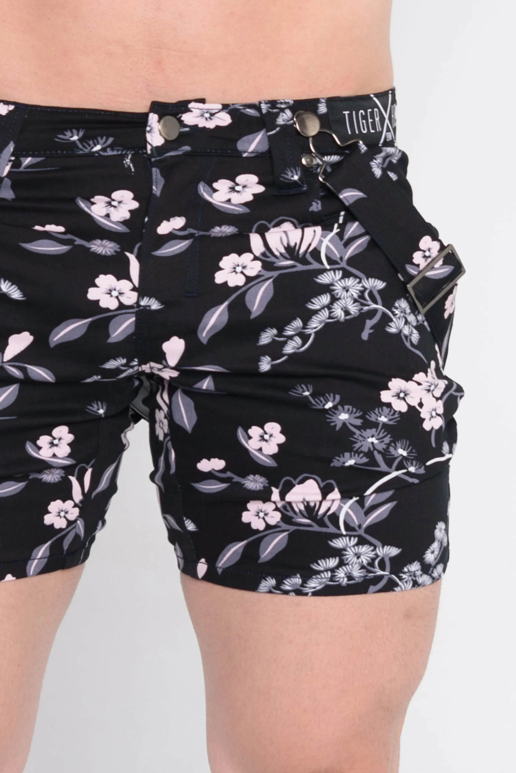 Luq Black Blossom Short