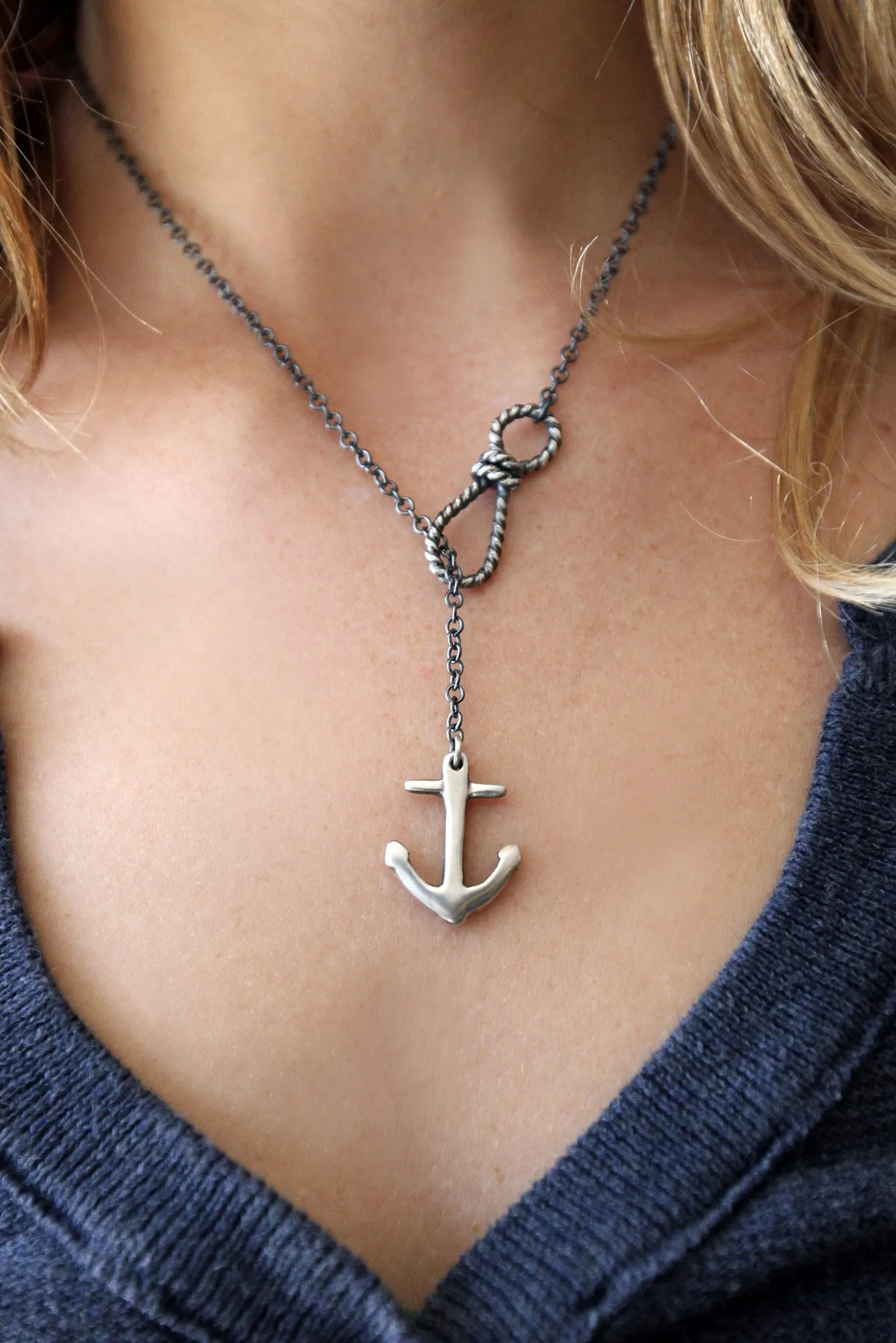 medium anchor toggle necklace