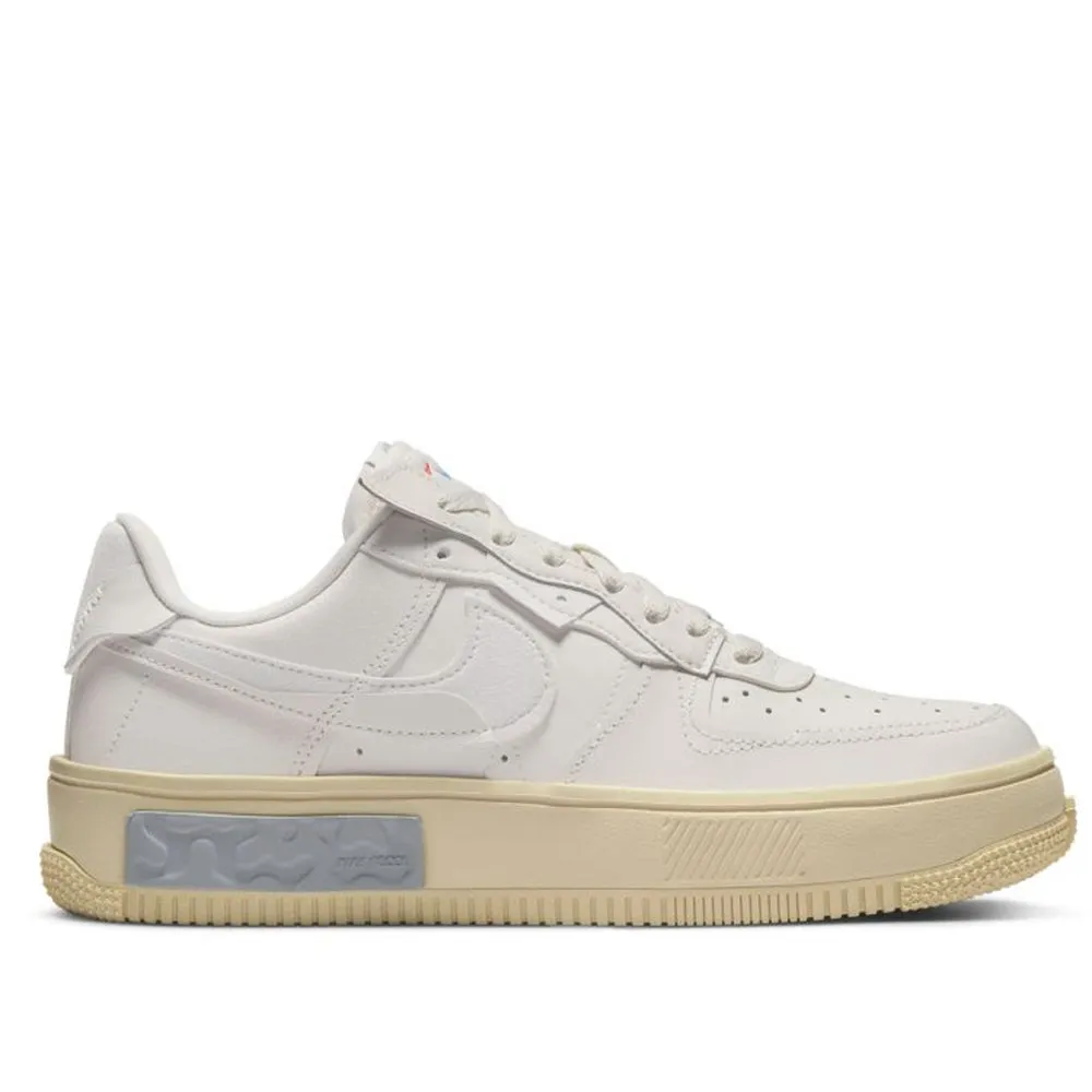 Nike Women's Air Force 1 Fontanka