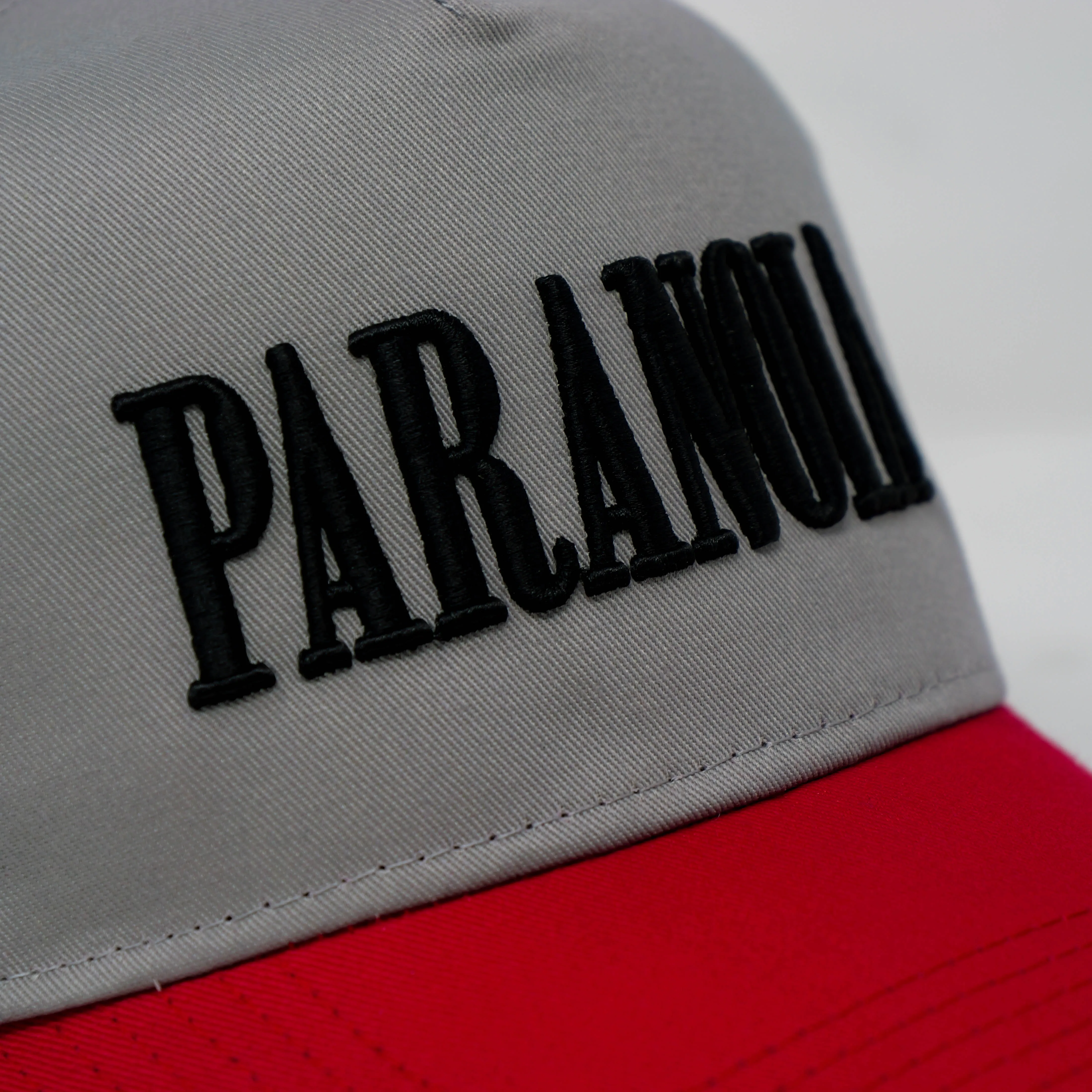 PARANOIA HAT RED/GREY