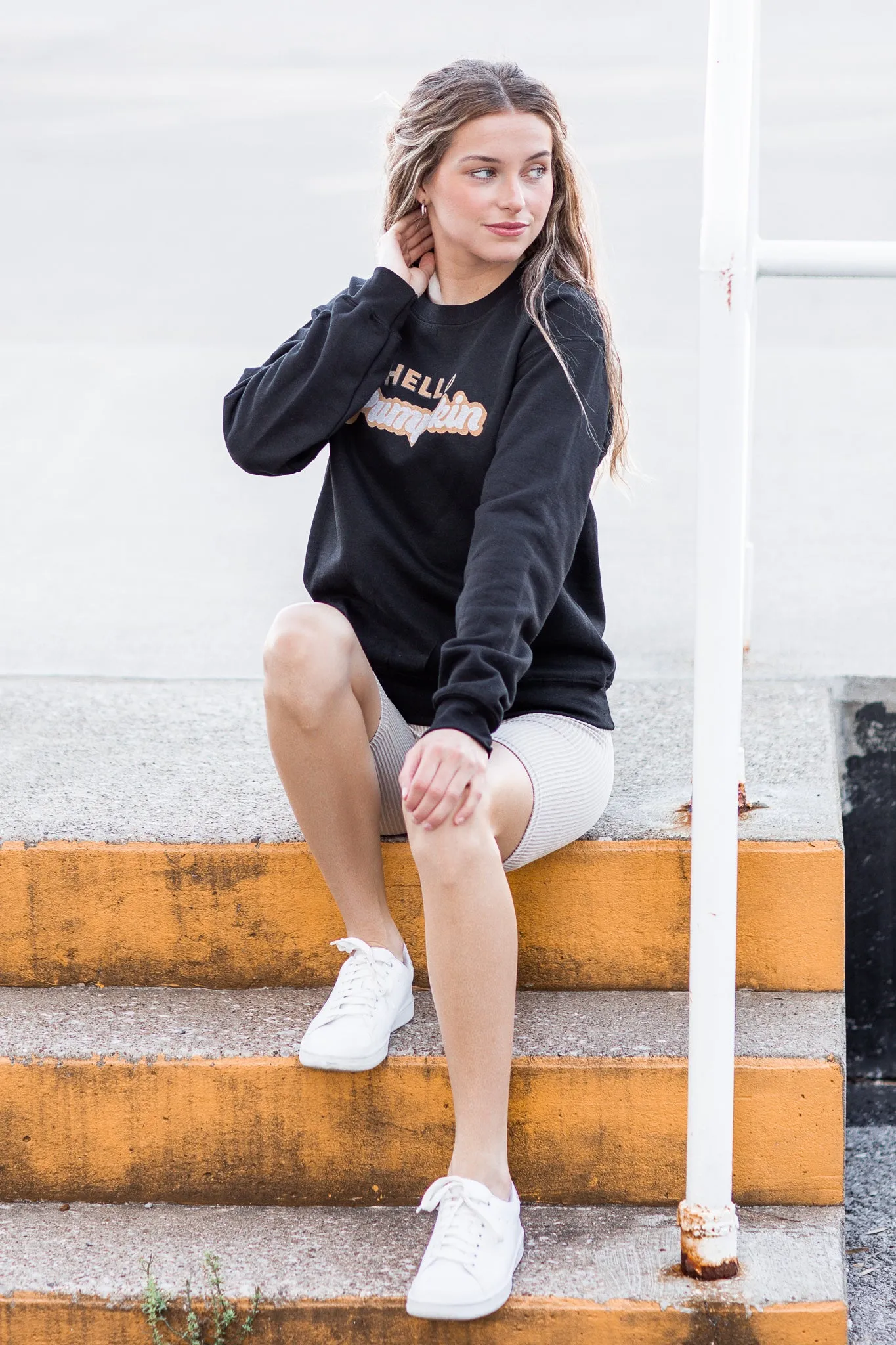 "Hello Pumpkin" Graphic Sweatshirt Black