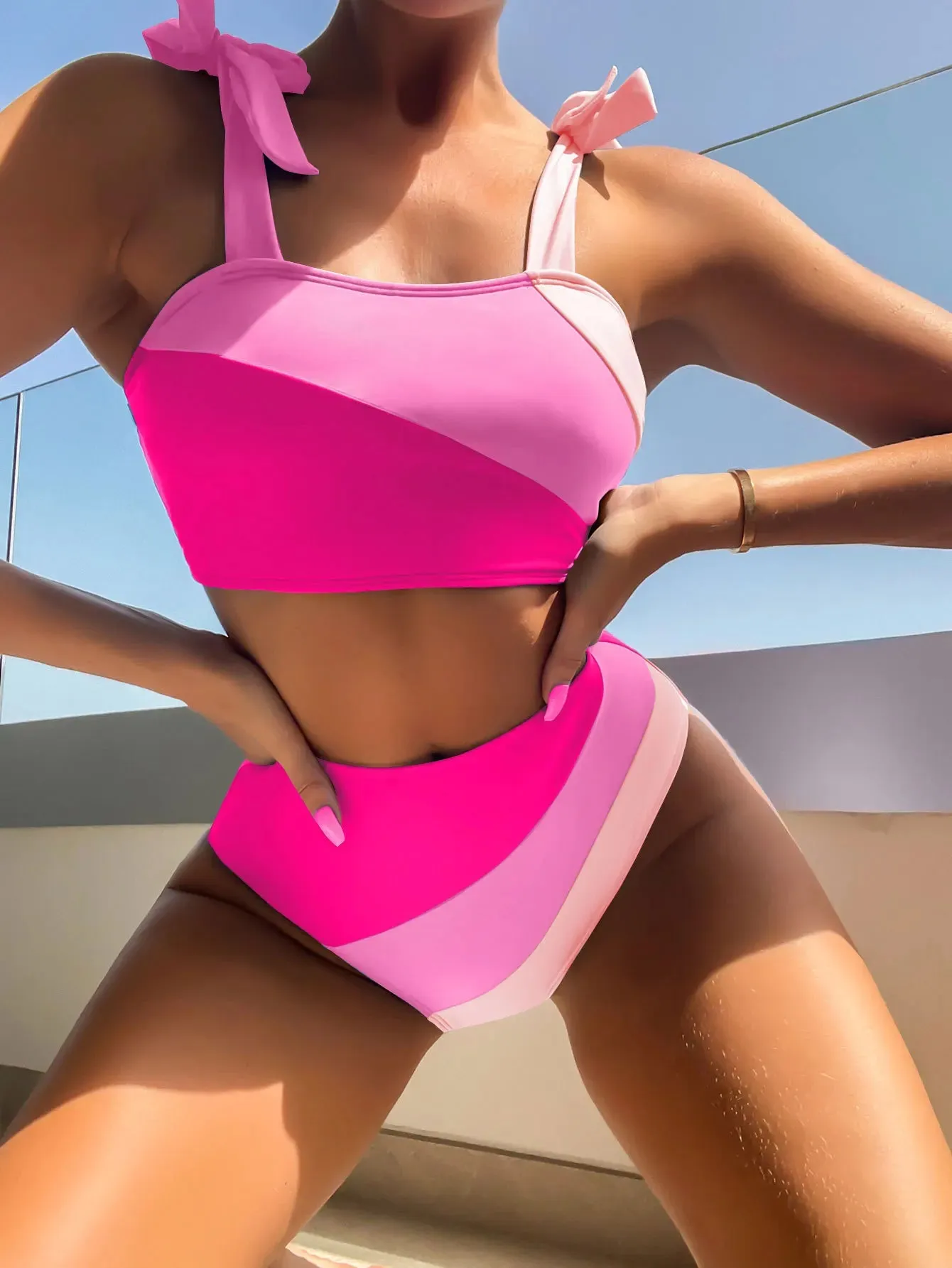 Sarah Pink - High Waist Bikini mit Farbblockdesign